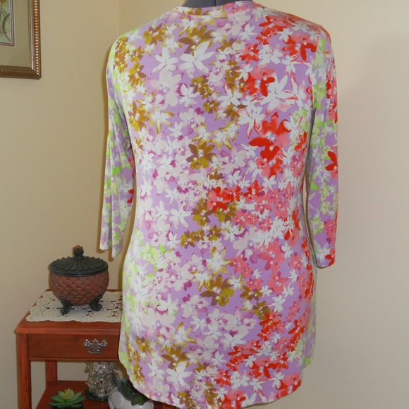 LOGO Lori Goldstein 1X Tunic Top Multicolor Floral V-neck - Picture 3 of 4